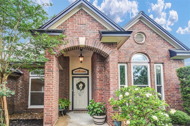 123 Jamestown Avenue, Clute, TX 77531