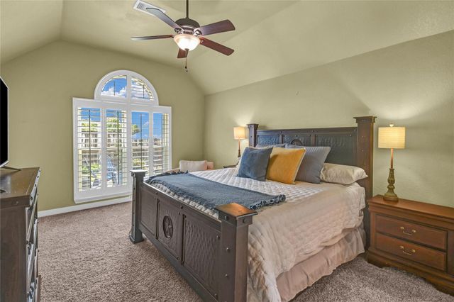 123 Jamestown Avenue, Clute, TX 77531