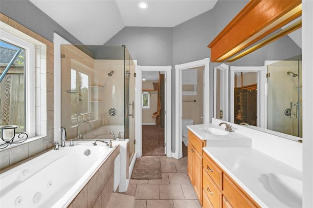123 Jamestown Avenue, Clute, TX 77531