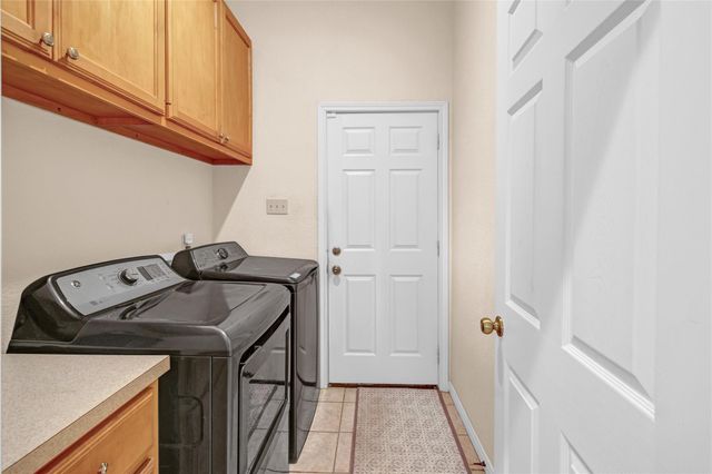 123 Jamestown Avenue, Clute, TX 77531