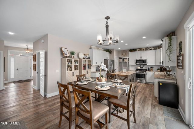 104 Brunswick Court, Perrysburg, OH 43551