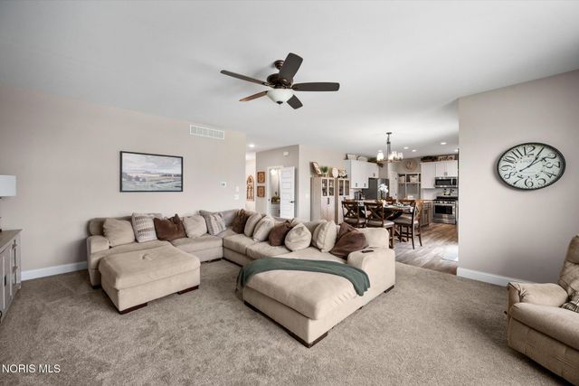 104 Brunswick Court, Perrysburg, OH 43551