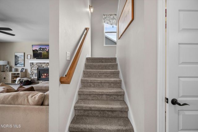 104 Brunswick Court, Perrysburg, OH 43551