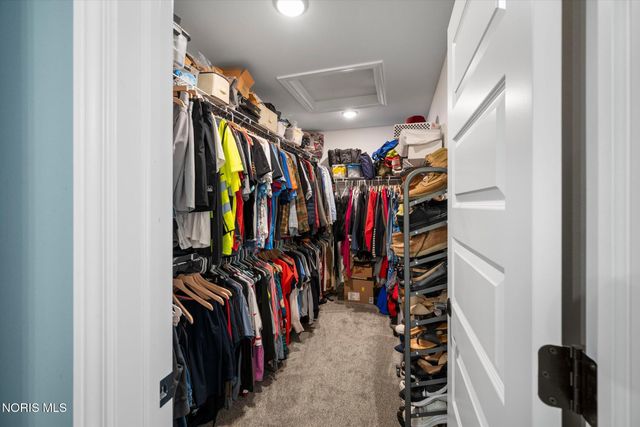 104 Brunswick Court, Perrysburg, OH 43551