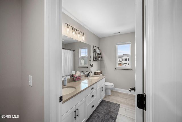 104 Brunswick Court, Perrysburg, OH 43551