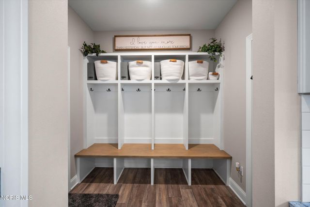 104 Brunswick Court, Perrysburg, OH 43551