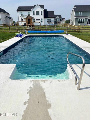 104 Brunswick Court, Perrysburg, OH 43551