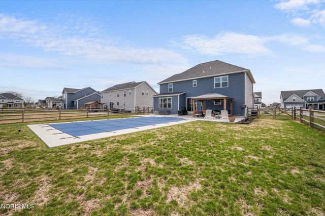 104 Brunswick Court, Perrysburg, OH 43551