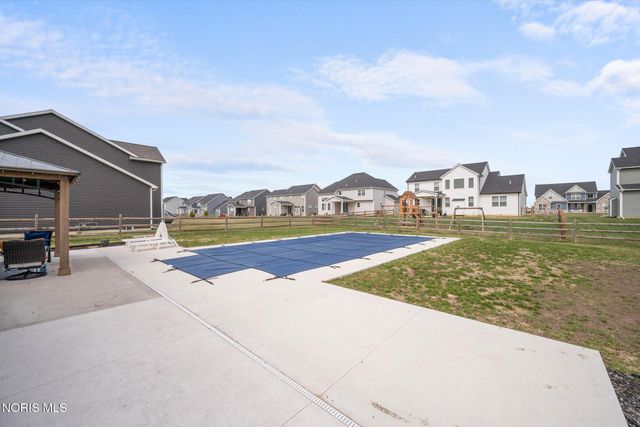 104 Brunswick Court, Perrysburg, OH 43551