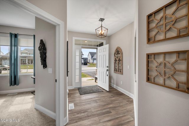 104 Brunswick Court, Perrysburg, OH 43551