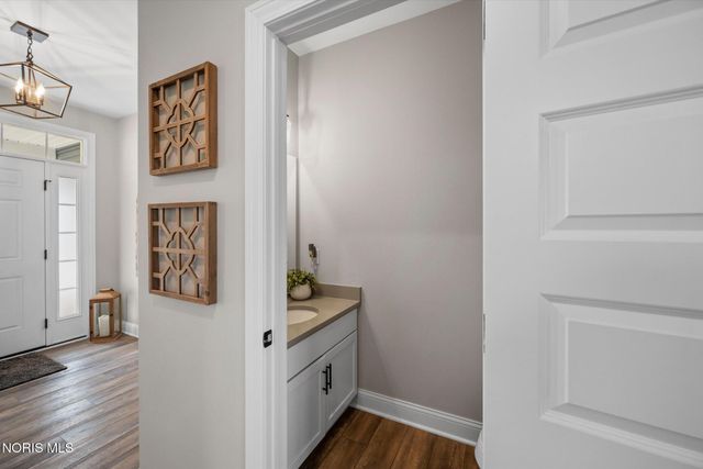 104 Brunswick Court, Perrysburg, OH 43551