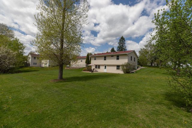3118 Rose Heights Drive SE, Rochester, MN 55904