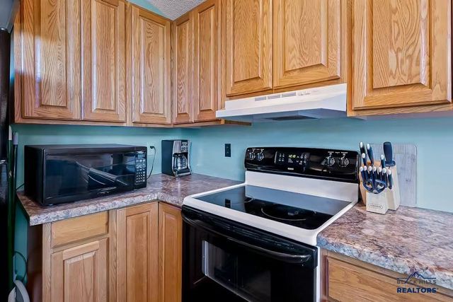 23221 BLACK FOREST PL, Rapid City, SD 57702