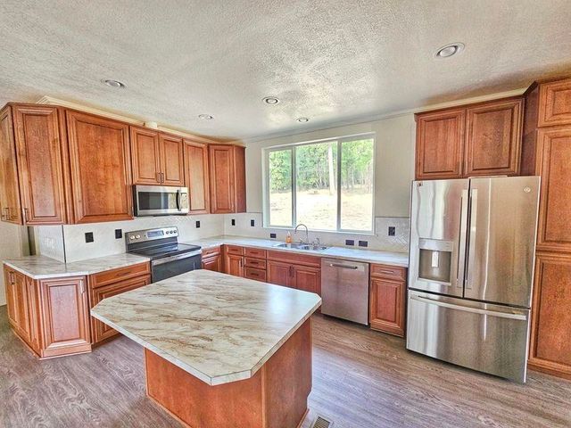 717 Dry Gulch Rd, Colville, WA 99114