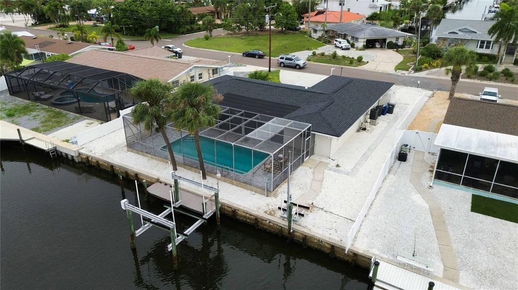 9911 ROYAL PALM DRIVE, BRADENTON, FL 34210 — exterior