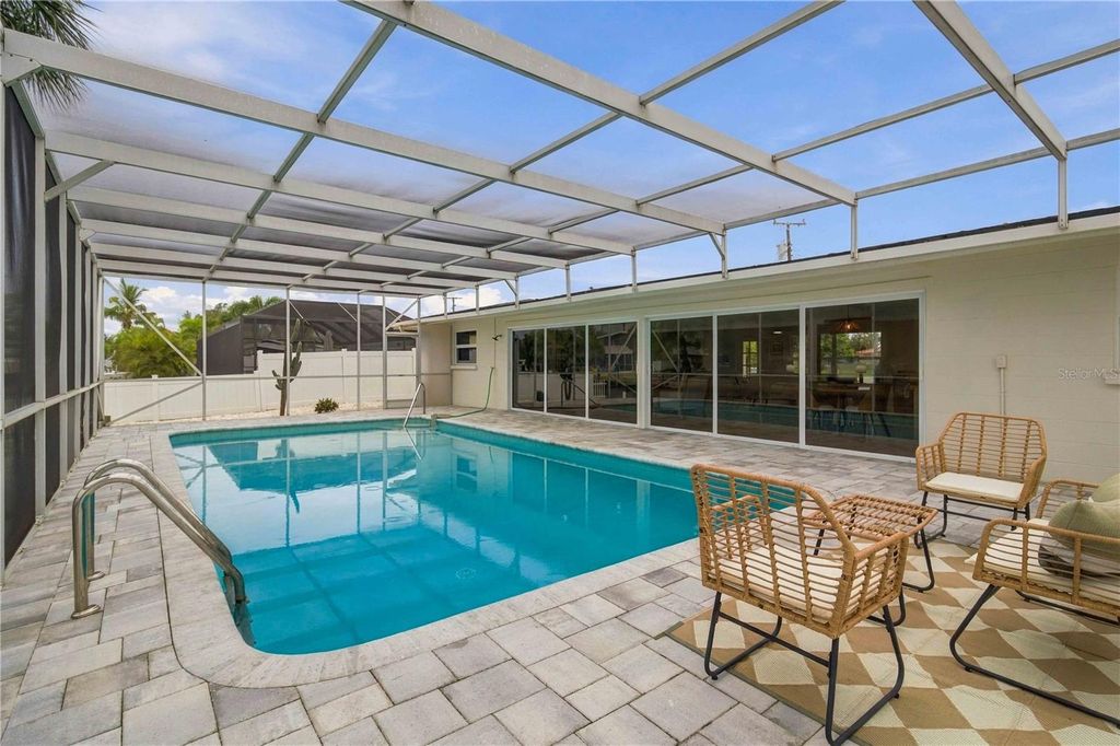 9911 ROYAL PALM DRIVE, BRADENTON, FL 34210 — photo 4