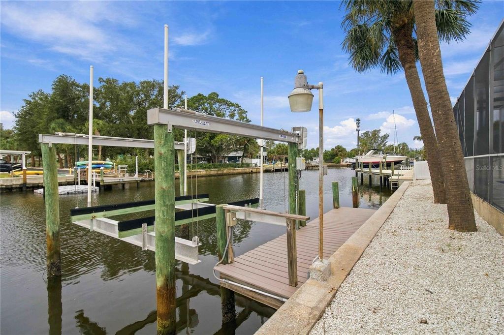 9911 ROYAL PALM DRIVE, BRADENTON, FL 34210 — photo 5