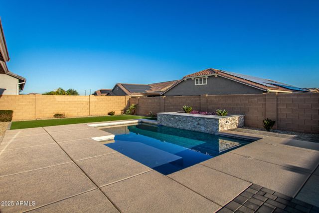 16987 W SAGUARO PARK Lane, Surprise, AZ 85387