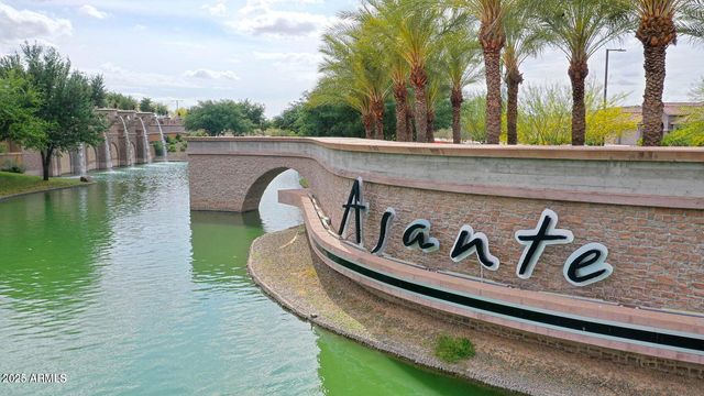 16987 W SAGUARO PARK Lane, Surprise, AZ 85387