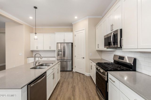 16987 W SAGUARO PARK Lane, Surprise, AZ 85387