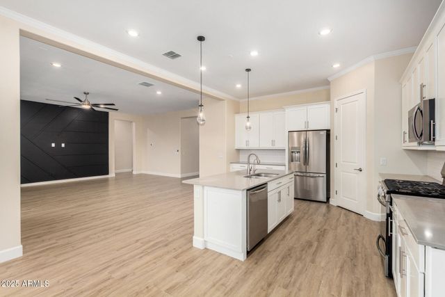 16987 W SAGUARO PARK Lane, Surprise, AZ 85387