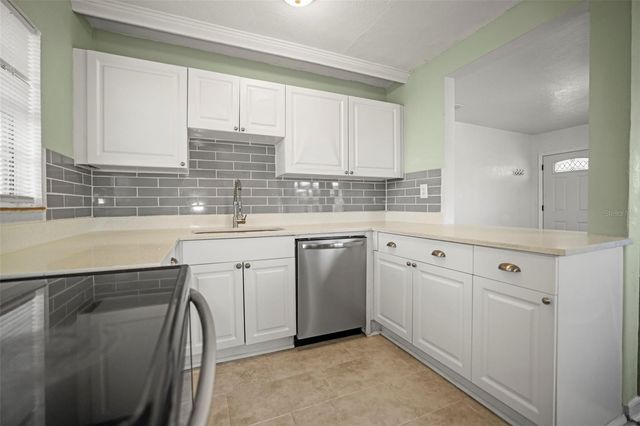 1511 35TH AVENUE N, St Petersburg, FL 33704