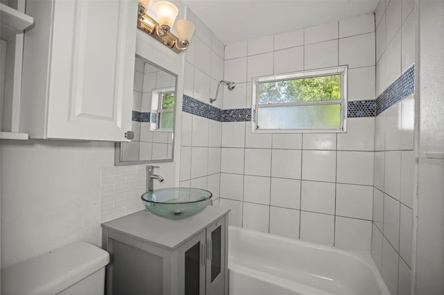 1511 35TH AVENUE N, St Petersburg, FL 33704