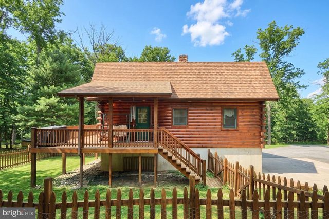 6398 CHAMBERSBURG RD, Fayetteville, PA 17222