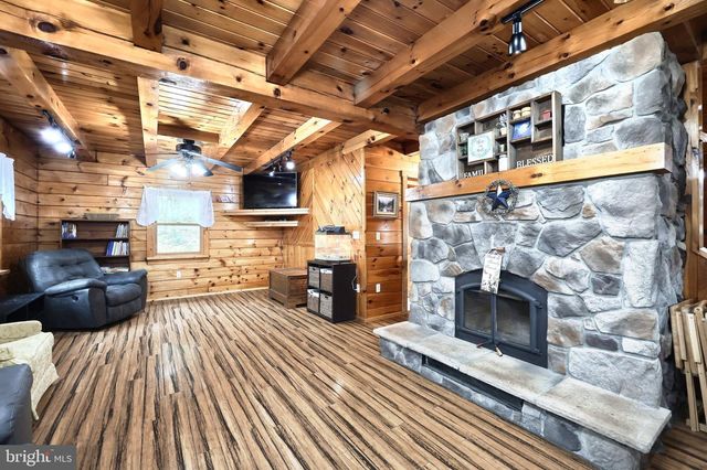 6398 CHAMBERSBURG RD, Fayetteville, PA 17222