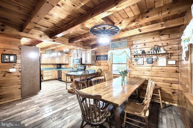 6398 CHAMBERSBURG RD, Fayetteville, PA 17222