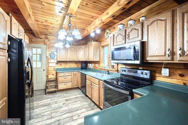 6398 CHAMBERSBURG RD, Fayetteville, PA 17222