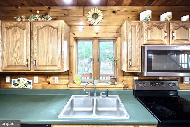 6398 CHAMBERSBURG RD, Fayetteville, PA 17222