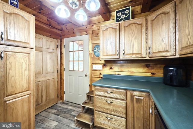 6398 CHAMBERSBURG RD, Fayetteville, PA 17222