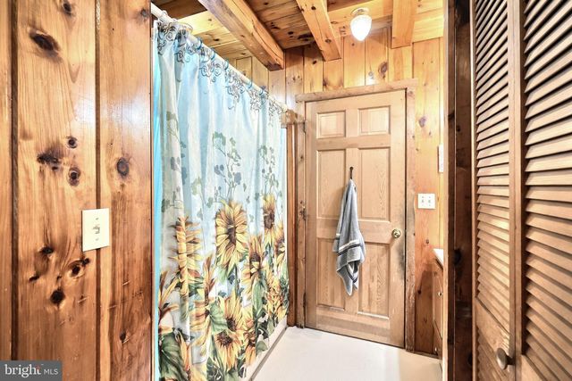 6398 CHAMBERSBURG RD, Fayetteville, PA 17222