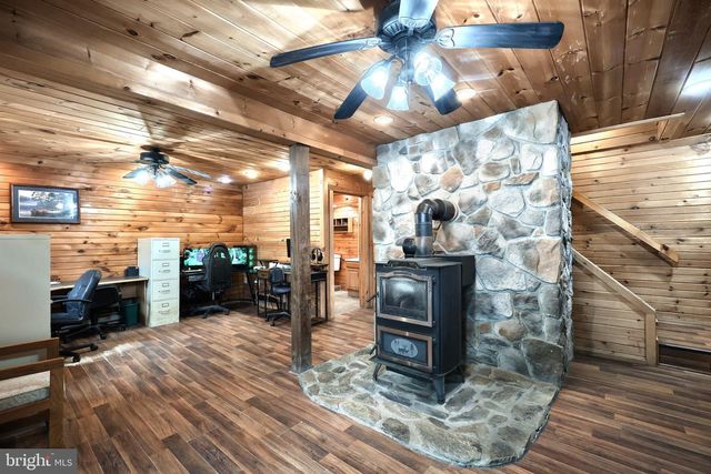 6398 CHAMBERSBURG RD, Fayetteville, PA 17222