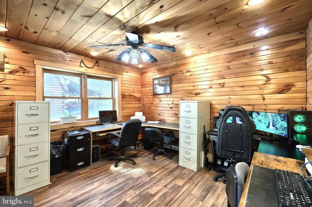 6398 CHAMBERSBURG RD, Fayetteville, PA 17222