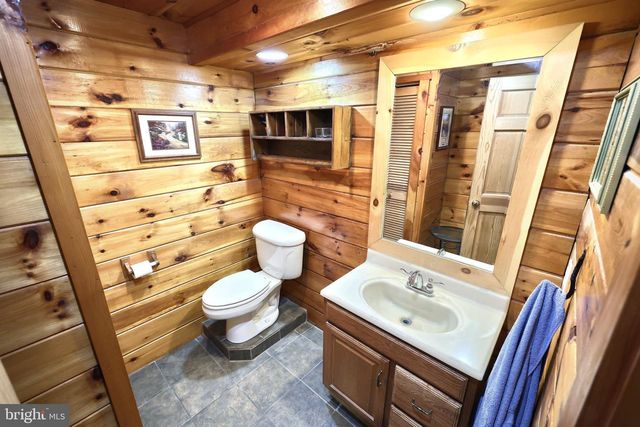 6398 CHAMBERSBURG RD, Fayetteville, PA 17222