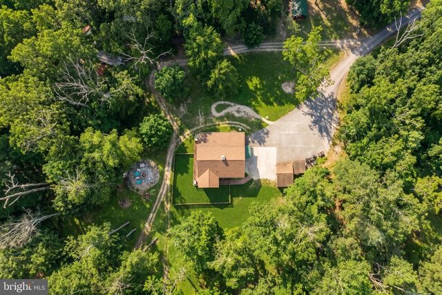 6398 CHAMBERSBURG RD, Fayetteville, PA 17222