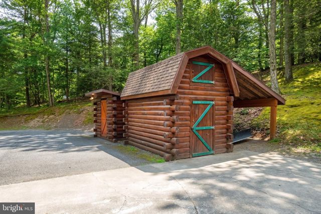 6398 CHAMBERSBURG RD, Fayetteville, PA 17222