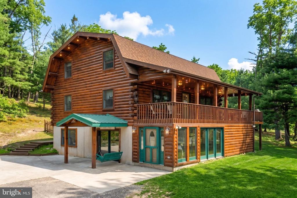 6398 CHAMBERSBURG RD, Fayetteville, PA 17222