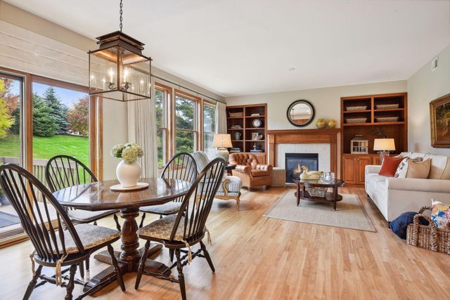 7645 Ridgeview Way, Chanhassen, MN 55317