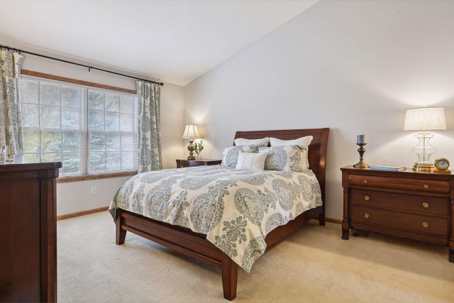 7645 Ridgeview Way, Chanhassen, MN 55317