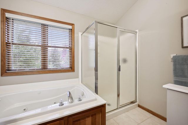 7645 Ridgeview Way, Chanhassen, MN 55317