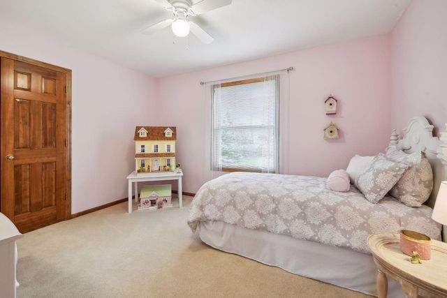 7645 Ridgeview Way, Chanhassen, MN 55317