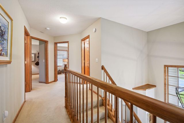 7645 Ridgeview Way, Chanhassen, MN 55317