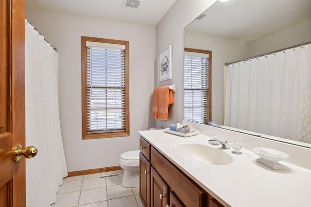 7645 Ridgeview Way, Chanhassen, MN 55317