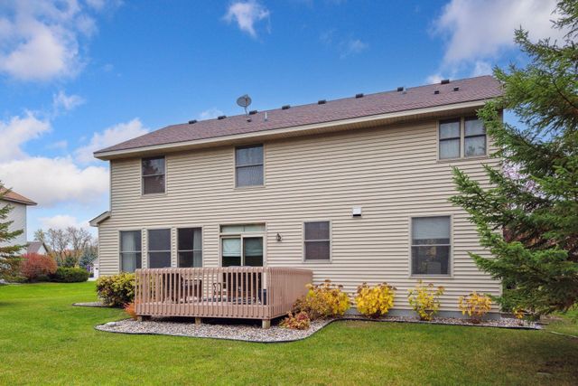 7645 Ridgeview Way, Chanhassen, MN 55317
