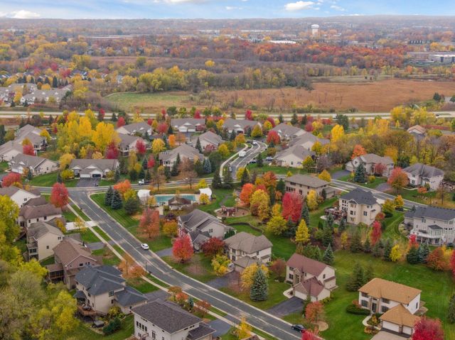 7645 Ridgeview Way, Chanhassen, MN 55317