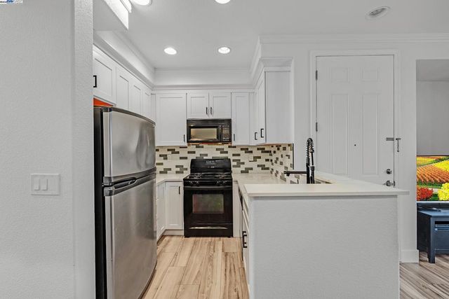 1594 Tucker St 56, Oakland, CA 94603