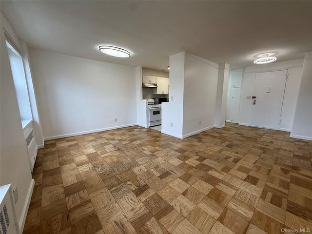 16 Lake Street 7B, White Plains, NY 10603